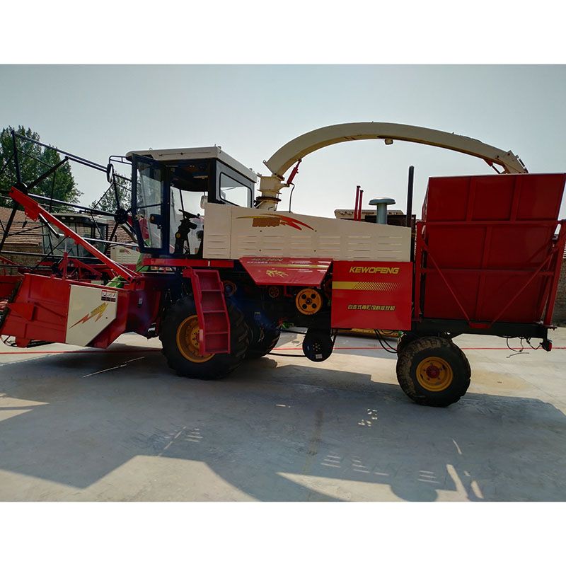 自走式青儲(chǔ)機(jī)